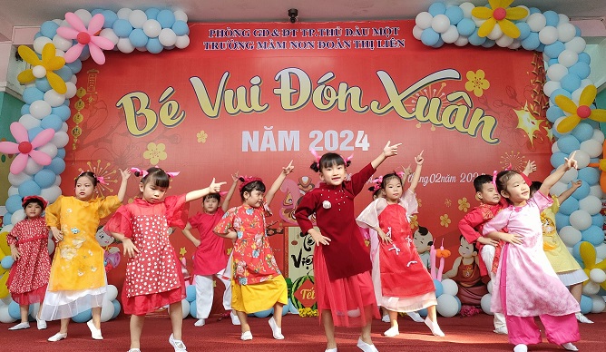 VĂN NGỆ XUÂN 2024